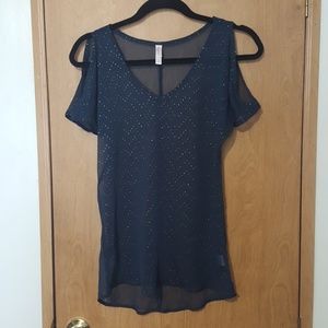 🌼cold shoulder top🌼